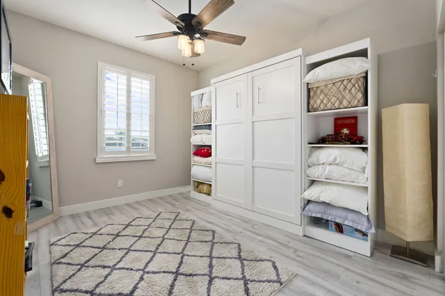 a view of an entryway with a workspace