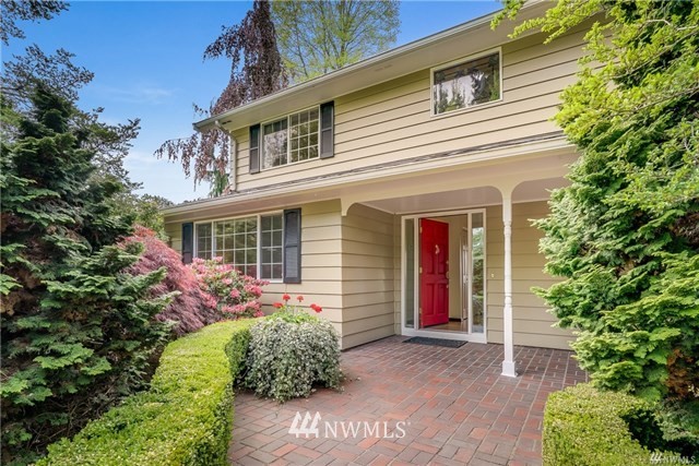 7621 Skipley Road Snohomish, WA 98290 - Photo 5 of 25 front view of a house with a yard