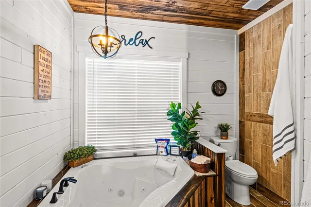 a view of living room with outdoor seating