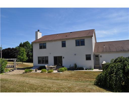 175 Hannahstown Road Butler, PA 16002 - Photo 3 of 15 Exterior Back.