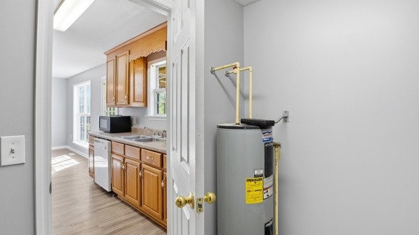 19 Ash Grove Road Fayetteville, TN 37334 - Photo 21 of 31 a bathroom with a sink and a mirror
