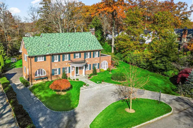 $2,675,000 | 290 Overlook Road, New Rochelle, NY 10804