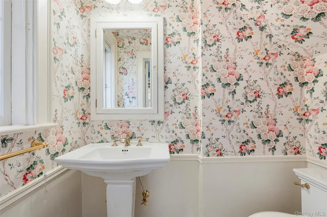 $2,675,000 | 290 Overlook Road, New Rochelle, NY 10804