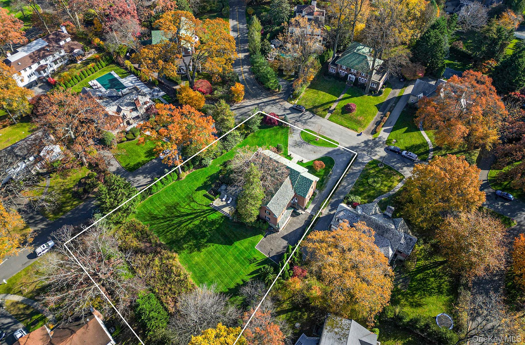 290 Overlook Road New Rochelle, NY 10804 - Photo 35 of 38 a view of a yard with plants