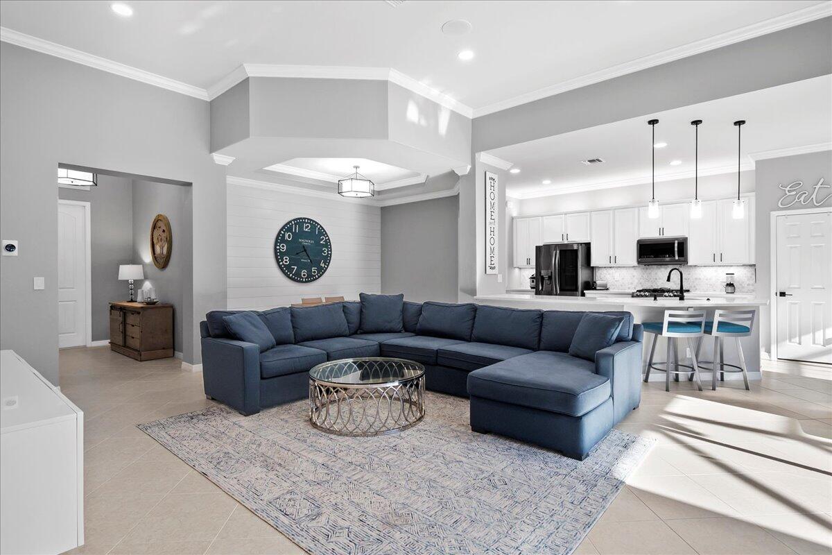 3356 Florence Street Wellington, FL 33414 - Photo 5 of 45 23-JLC_8610