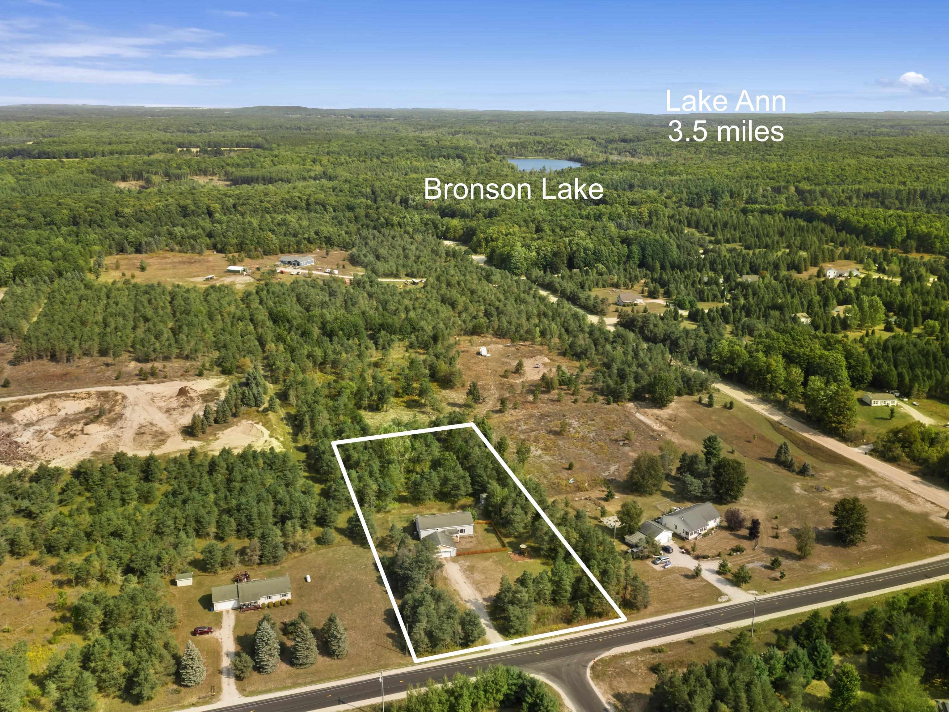 17394 Fewins Road Interlochen, MI 49643 - Photo 5 of 43 1926843-46e73e7f-c927-4b46-8396-68c5b1a7b6b7.JPG