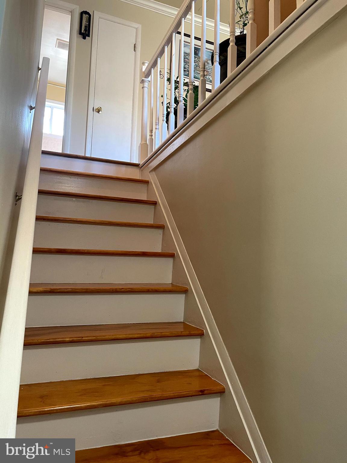 1613 Horner Road Woodbridge, VA 22191 - Photo 14 of 30 Stairs