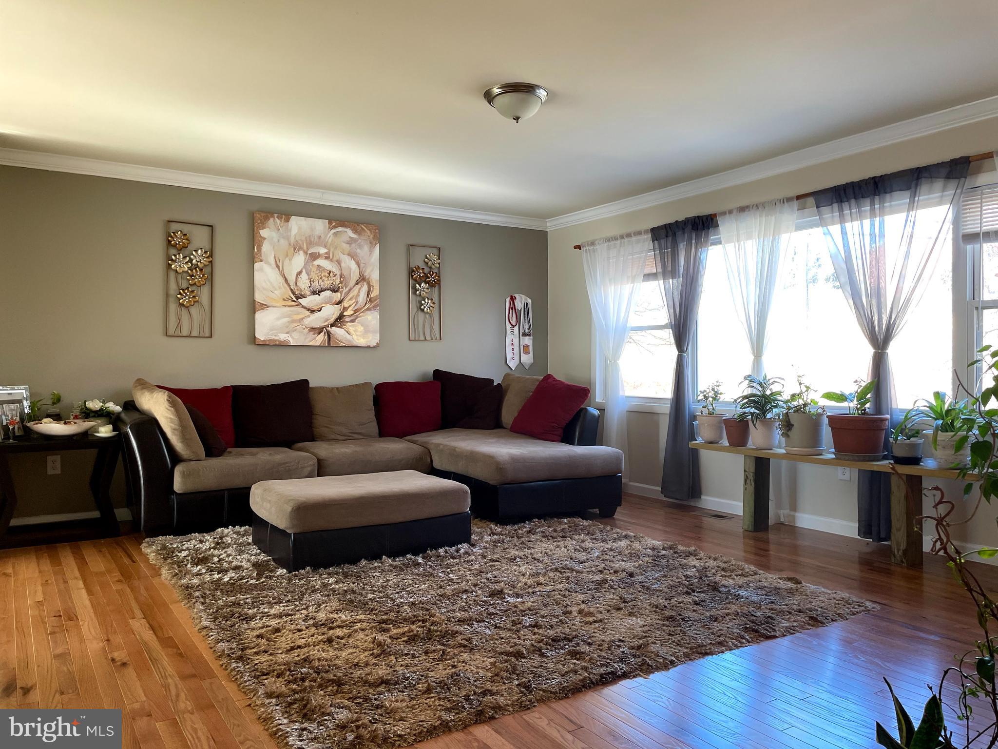 1613 Horner Road Woodbridge, VA 22191 - Photo 15 of 30 Living Room