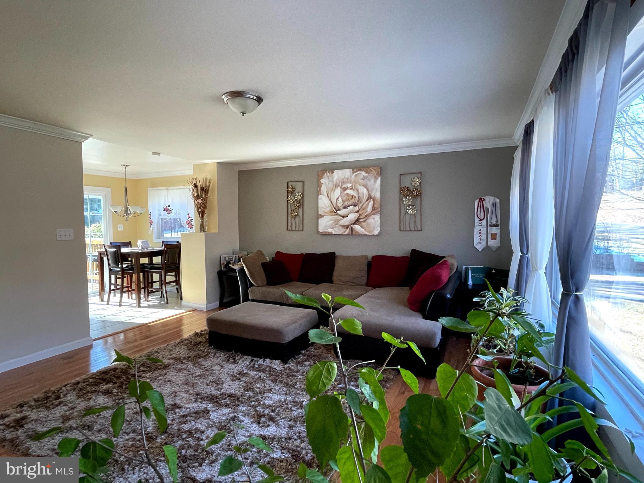 1613 Horner Road Woodbridge, VA 22191 - Photo 16 of 30 Living Room