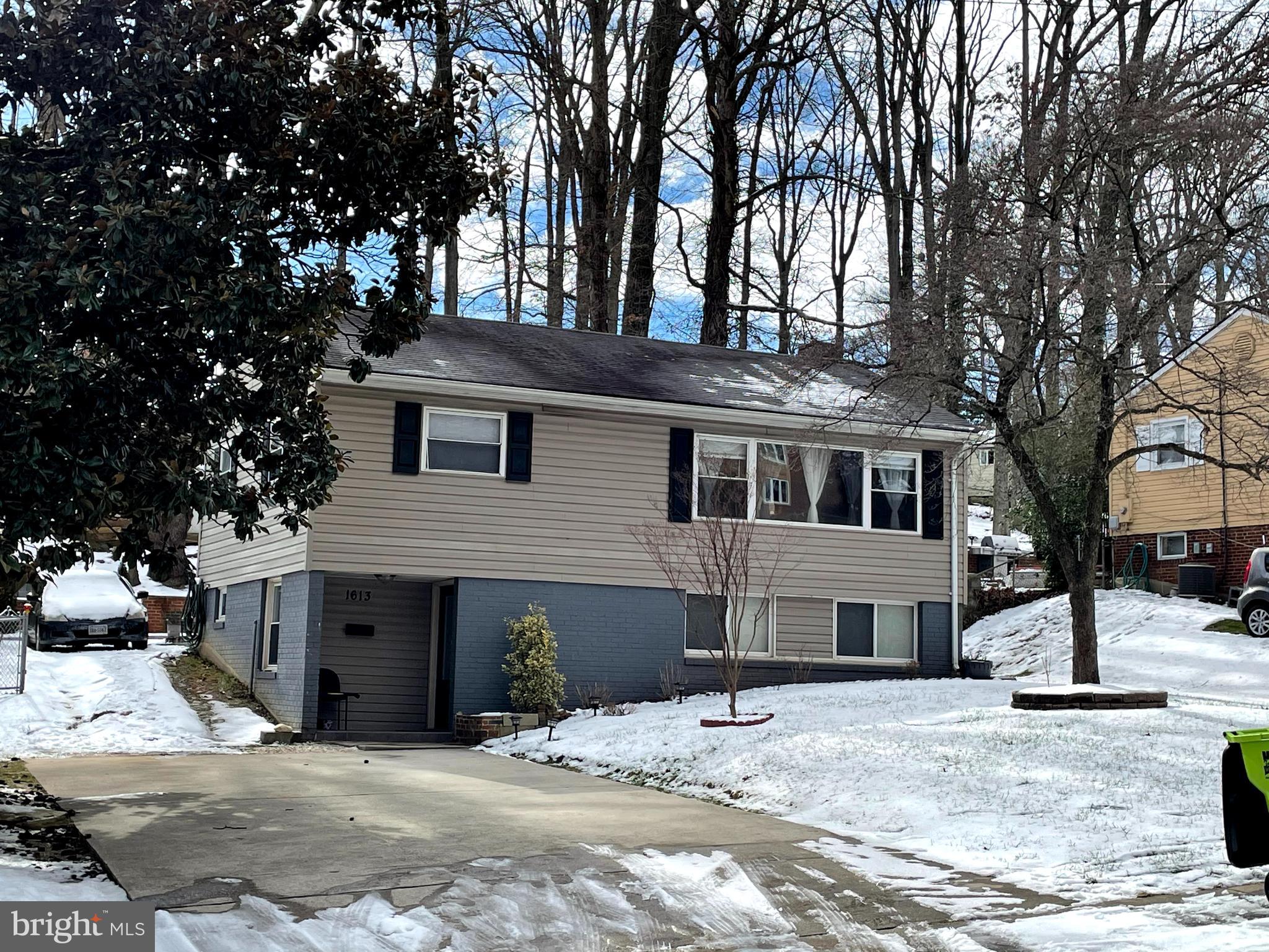 1613 Horner Road Woodbridge, VA 22191 - Photo 3 of 30 Dryway