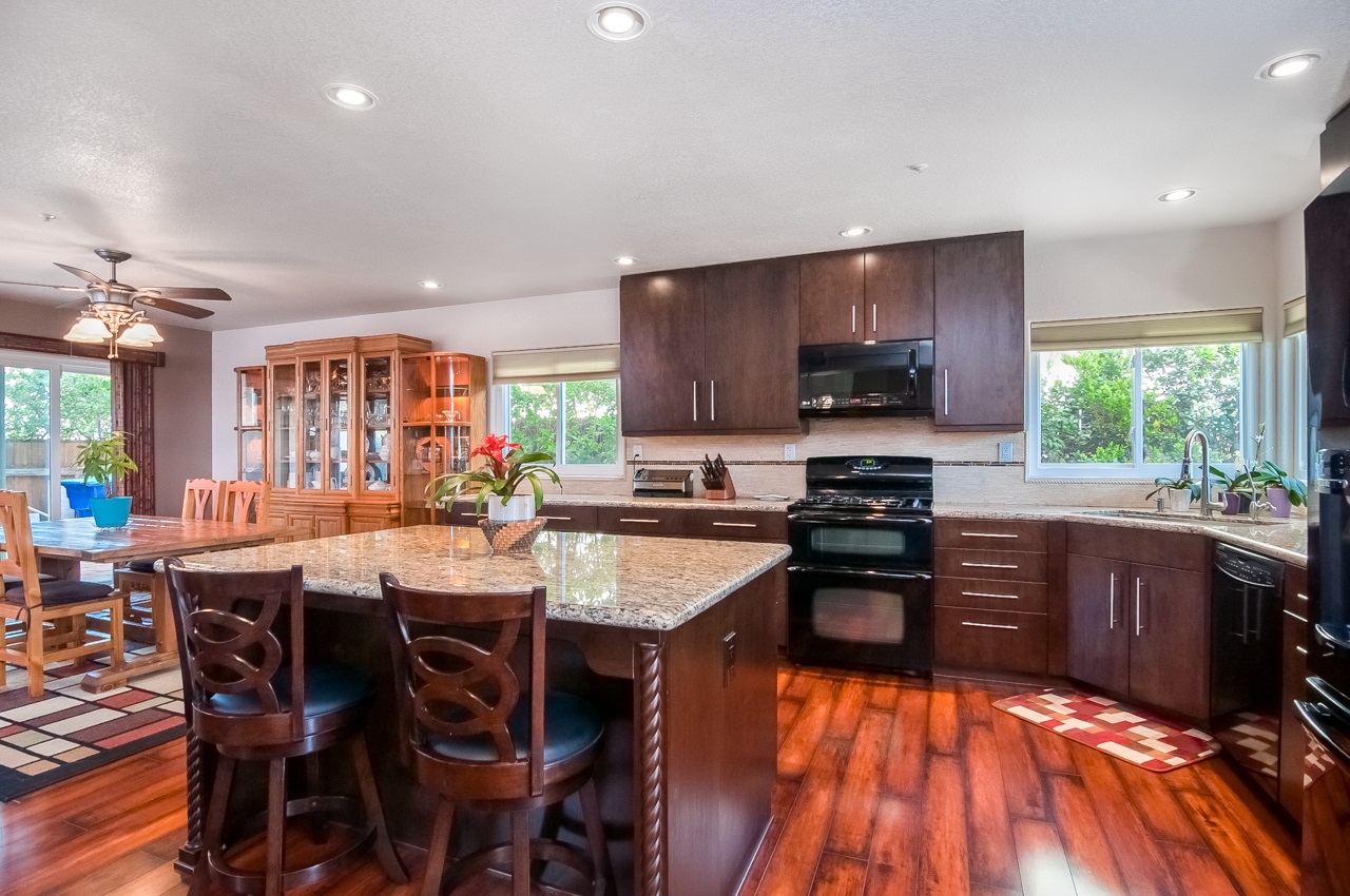 9835 Avenida Ricardo Spring Valley, CA 91977 - Photo 4 of 23