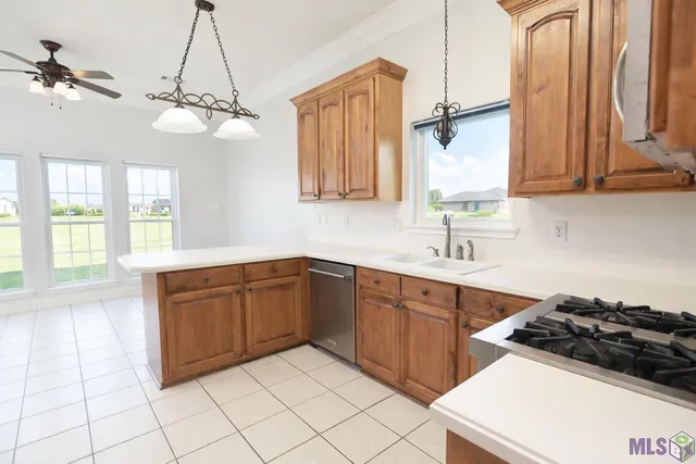 $575,000 | 314 Highway 20 Thibodaux La, Thibodaux, LA 70301