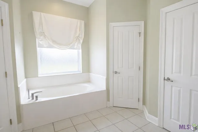 $575,000 | 314 Highway 20 Thibodaux La, Thibodaux, LA 70301