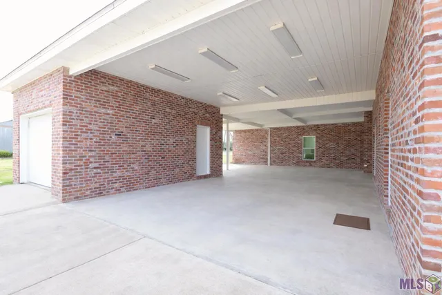 $575,000 | 314 Highway 20 Thibodaux La, Thibodaux, LA 70301