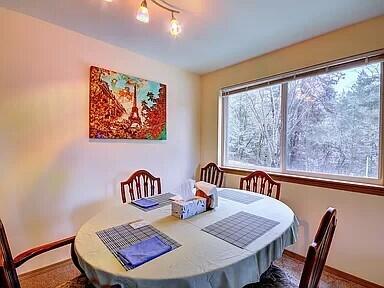 1725 Summit Loop Grants Pass, OR 97527 - Photo 11 of 37 9