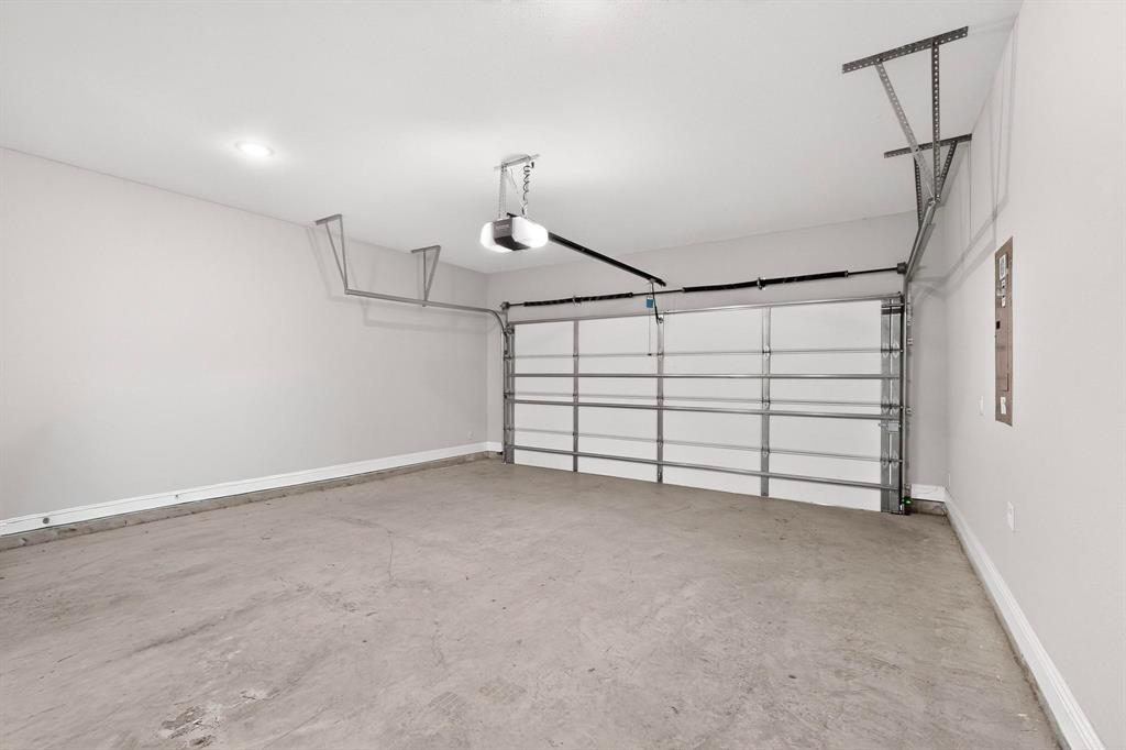 900 Heart Reef Road Plano, TX 75075 - Photo 38 of 40 a view of a garage