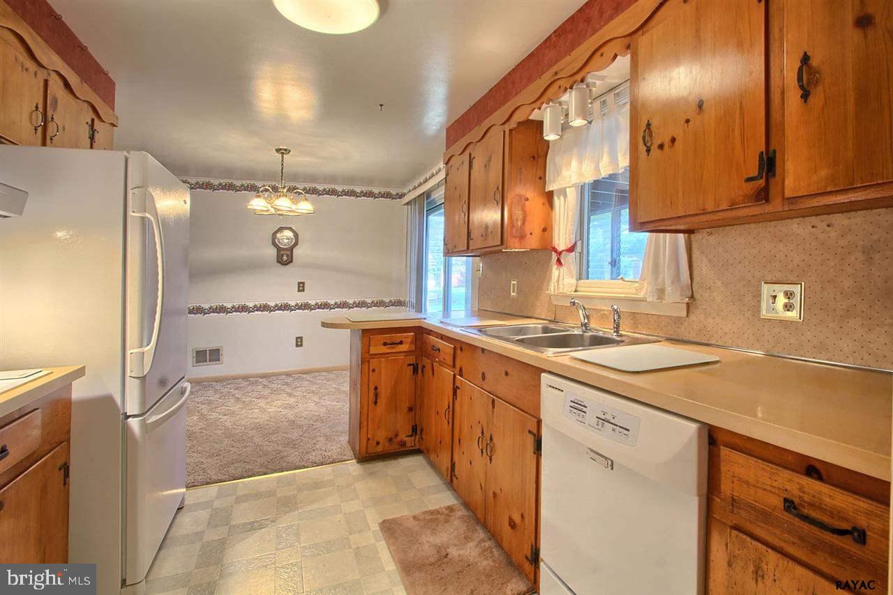 1670 Church Road York, PA 17408 - Photo 14 of 30