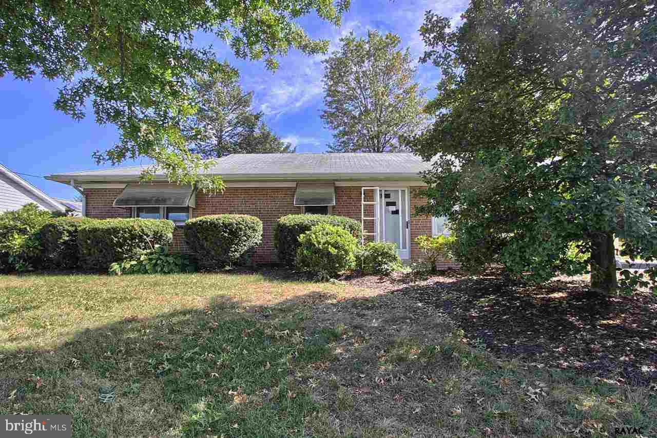 1670 Church Road York, PA 17408 - Photo 3 of 30