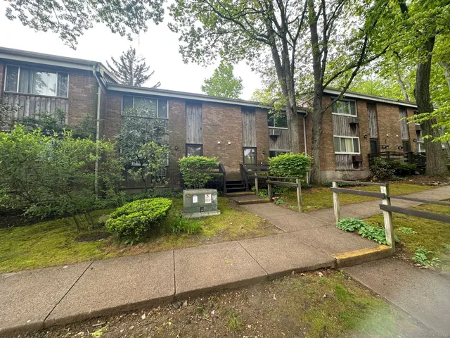 $294,900 | 200 Woodmont Avenue, Unit 100, Bridgeport, CT 06606