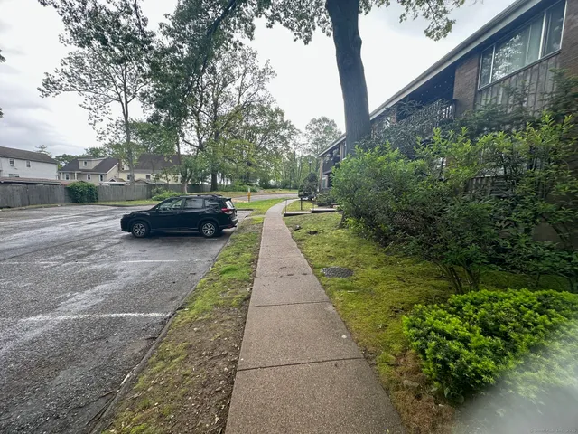 $294,900 | 200 Woodmont Avenue, Unit 100, Bridgeport, CT 06606