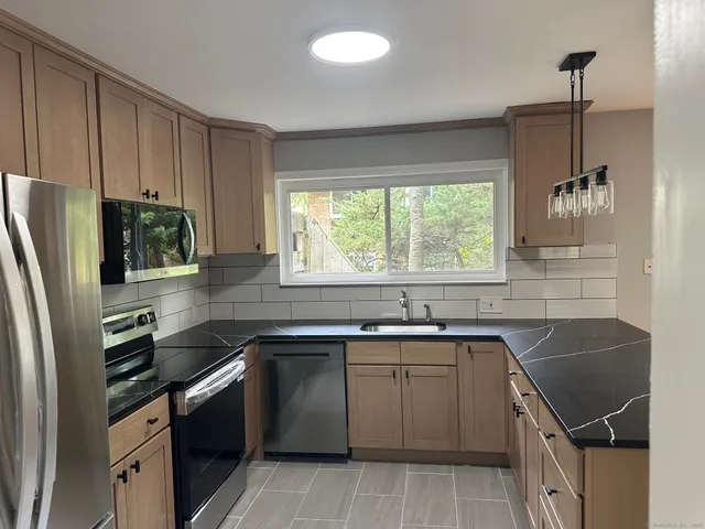 $294,900 | 200 Woodmont Avenue, Unit 100, Bridgeport, CT 06606