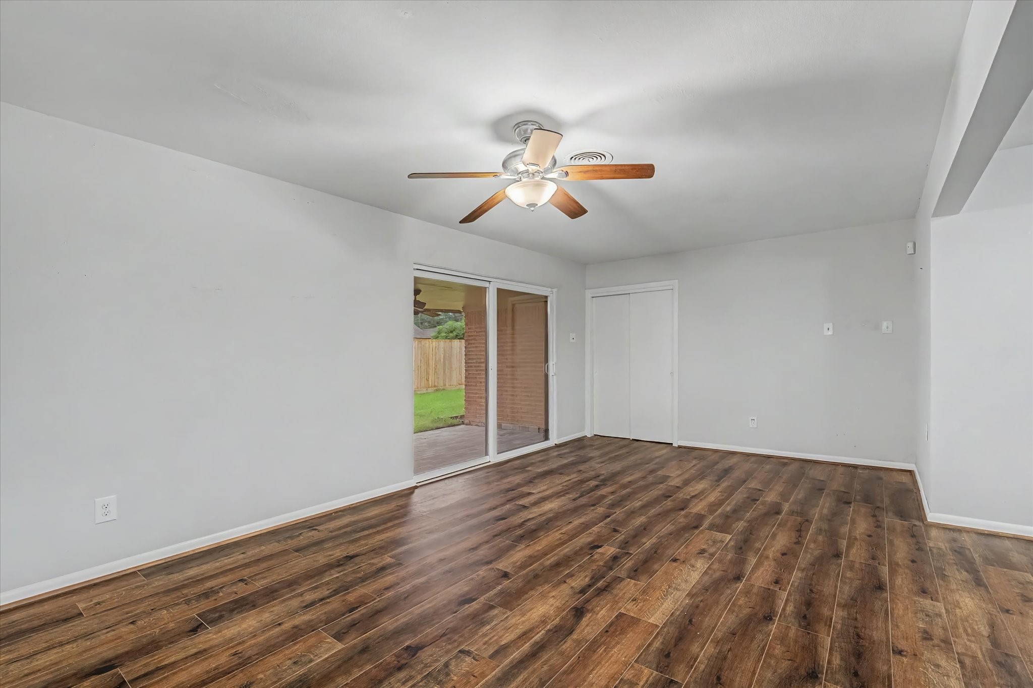 2123 Ridgecrest Drive Houston, TX 77055 - Photo 7 of 44