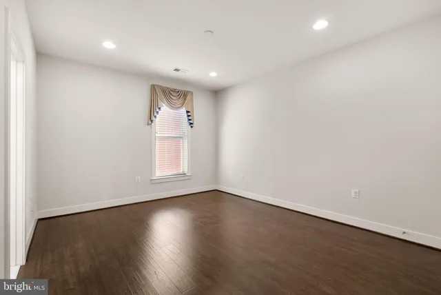 $5,500 | 2505 Main Line Boulevard, Alexandria, VA 22301