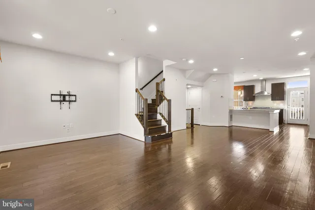 $5,500 | 2505 Main Line Boulevard, Alexandria, VA 22301