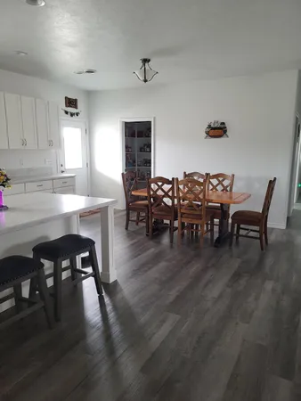 $647,000 | 3885 North 3850th Street West, Moore, ID 83255