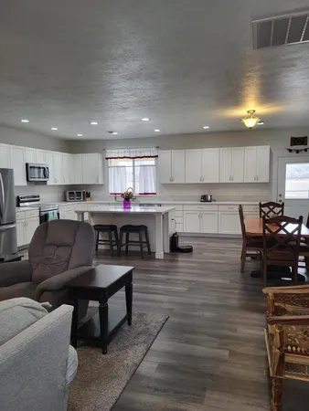 $647,000 | 3885 North 3850th Street West, Moore, ID 83255