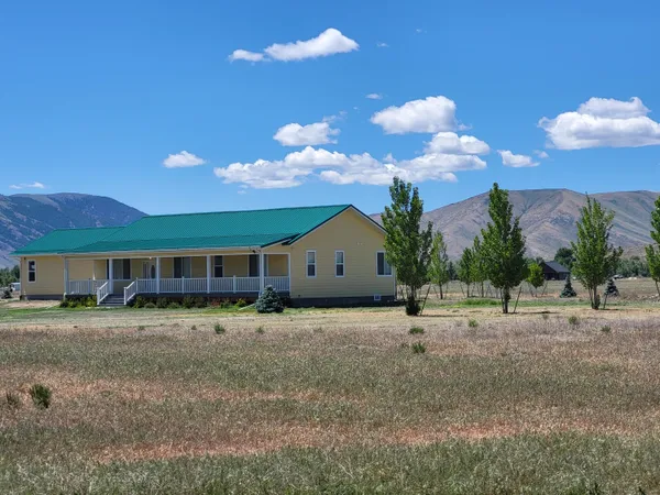 $647,000 | 3885 North 3850th Street West, Moore, ID 83255