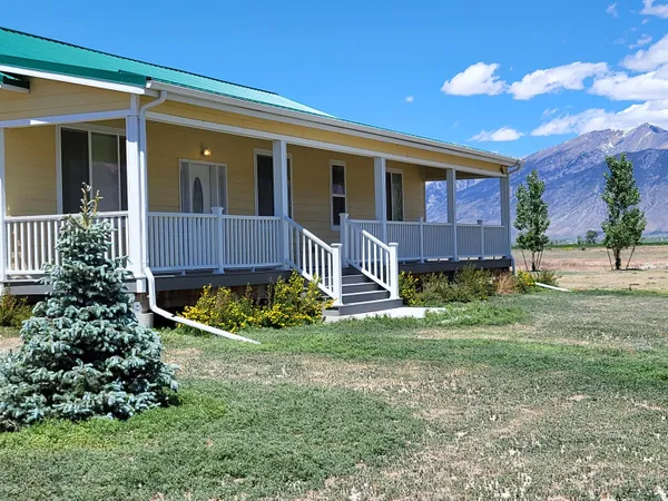 $647,000 | 3885 North 3850th Street West, Moore, ID 83255