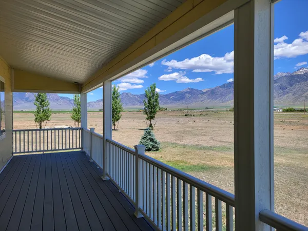 $647,000 | 3885 North 3850th Street West, Moore, ID 83255