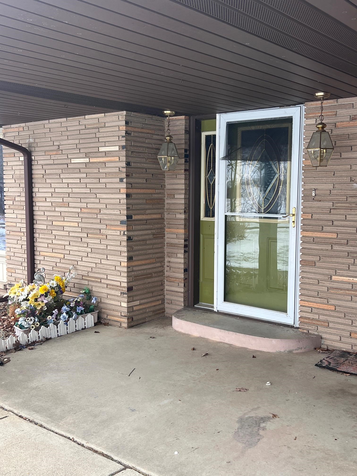 2590 South Morrice Road Owosso, MI 48867 - Photo 3 of 39