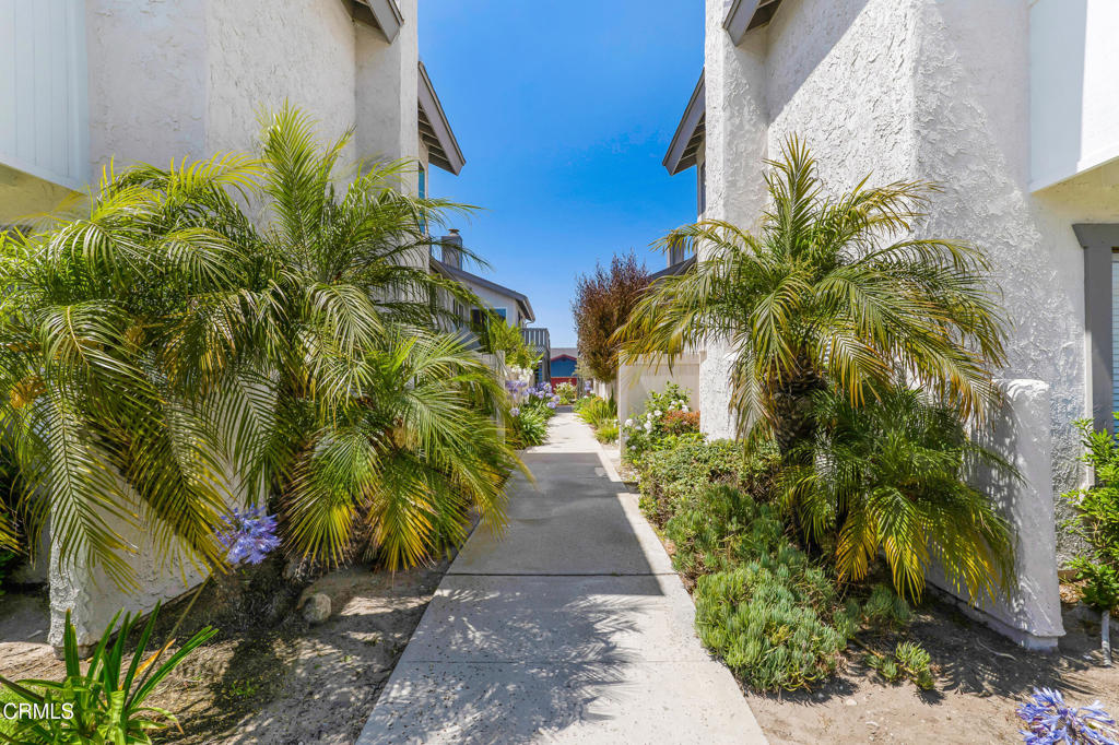 5125 West Wooley Road, Unit 5 Oxnard, CA 93035 - Photo 2 of 32