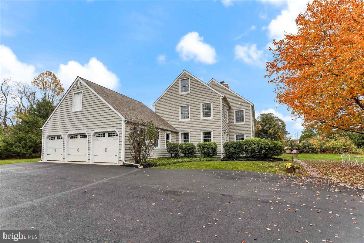 1579 Middletown Road Glen Mills, PA 19342 - Photo 49 of 62 3 Car Garage and driveway parking for 5+ cars