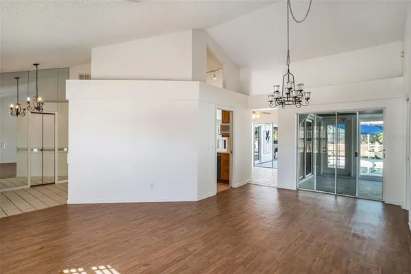 $3,495 | 914 Stratford Manor Drive, Brandon, FL 33510