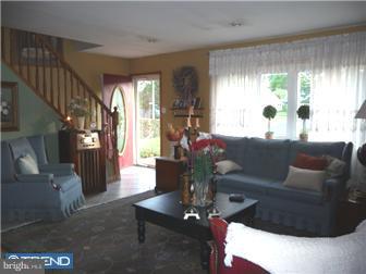 24 Cobalt Ridge Drive East Levittown, PA 19057 - Photo 4 of 12 Living Room