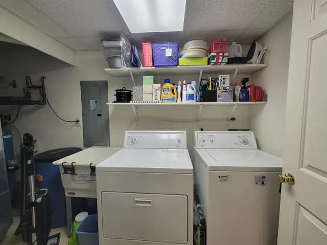 $199,900 | 827 Sutherland Avenue, Janesville, WI 53545