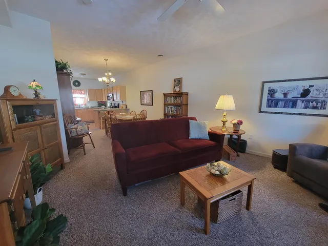 $199,900 | 827 Sutherland Avenue, Janesville, WI 53545