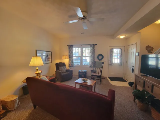 $199,900 | 827 Sutherland Avenue, Janesville, WI 53545