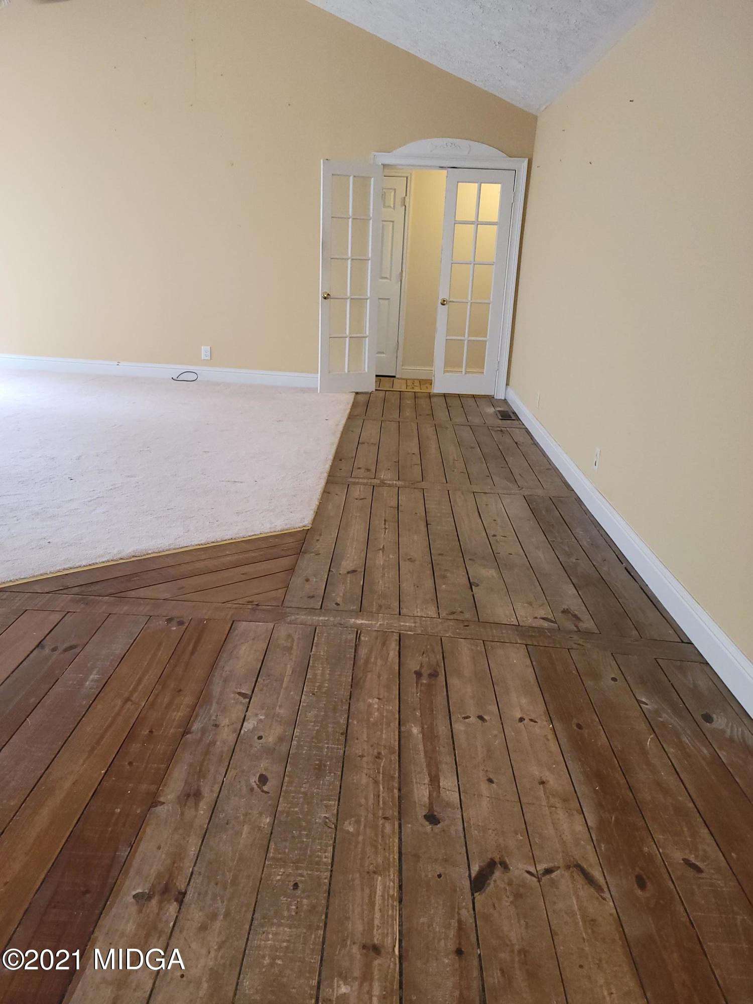 129 Reed Clark Road Dry Branch, GA 31020 - Photo 23 of 28 Reed Clark hallway