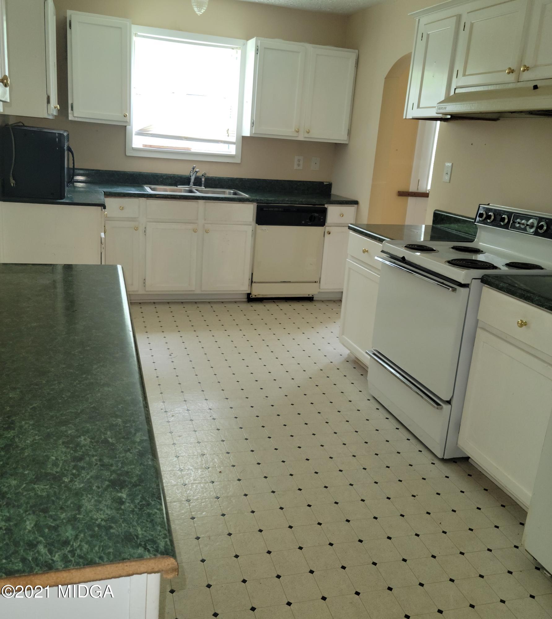129 Reed Clark Road Dry Branch, GA 31020 - Photo 25 of 28 Reed Clark kitchen 1