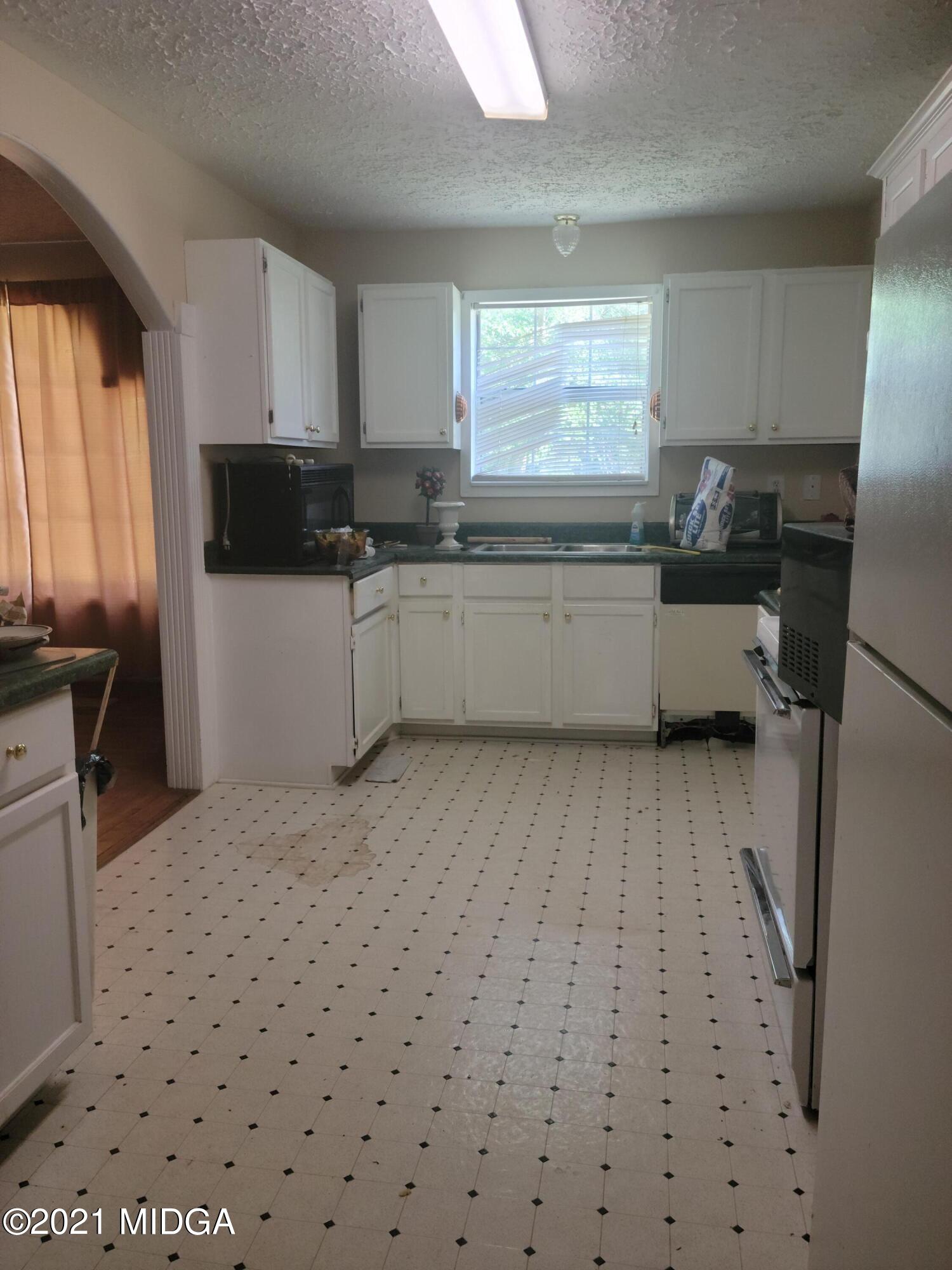 129 Reed Clark Road Dry Branch, GA 31020 - Photo 8 of 28 Reed Clark kitchen 1