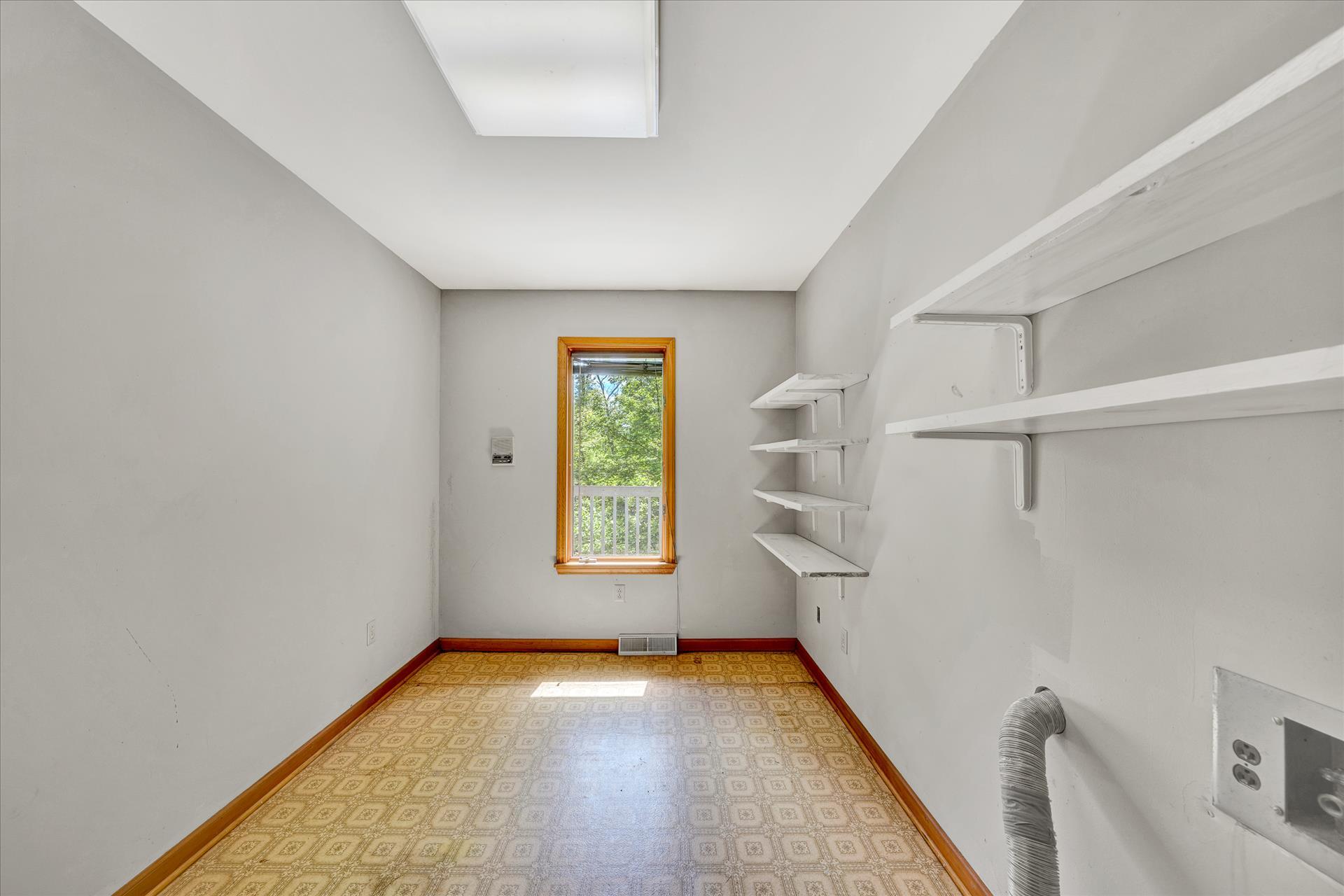 7464 Willow Branch Road Boones Mill, VA 24065 - Photo 22 of 34 Shows Great 7466 Willow Branch Rd-31
