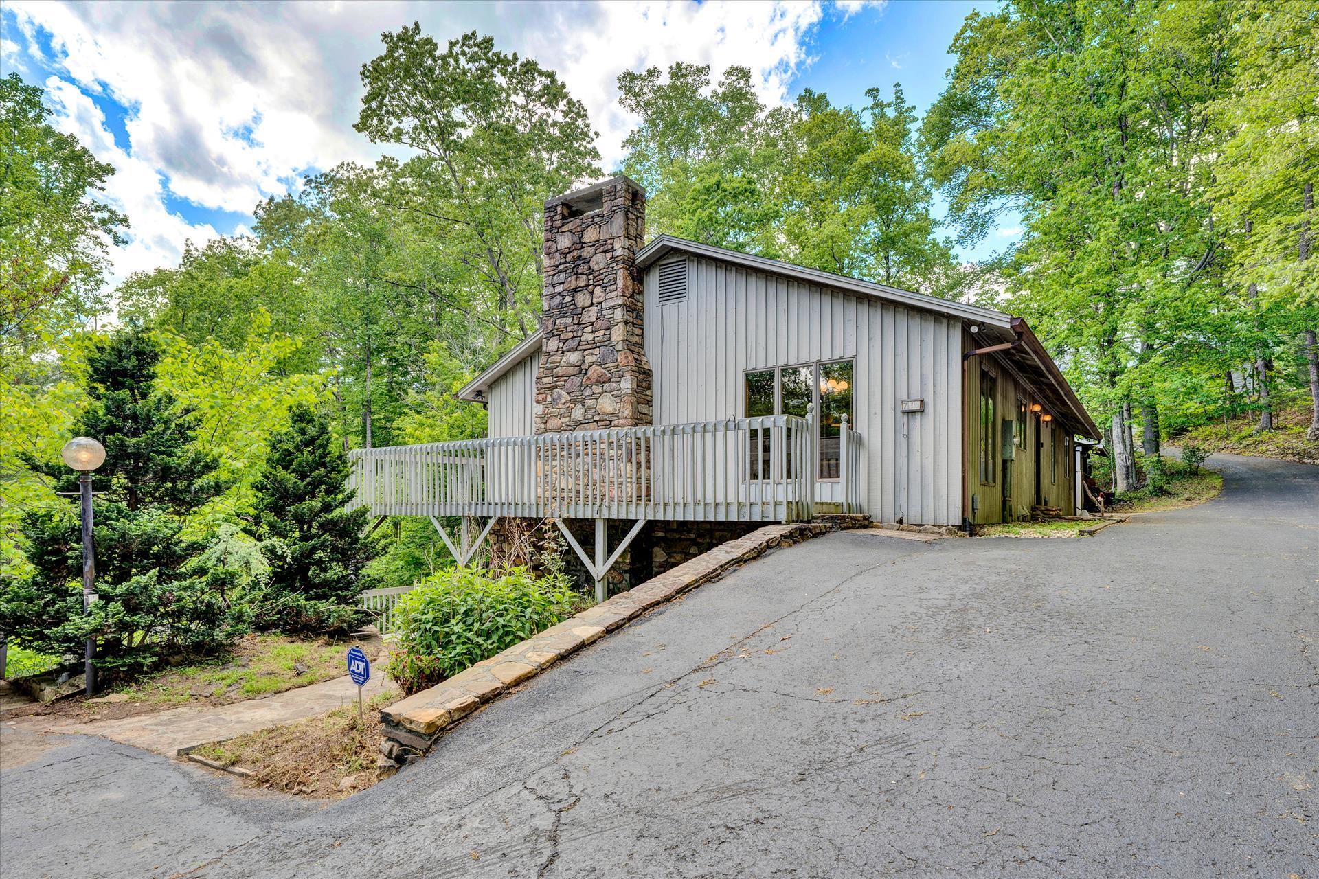 7464 Willow Branch Road Boones Mill, VA 24065 - Photo 8 of 34 Shows Great 7466 Willow Branch Rd-2