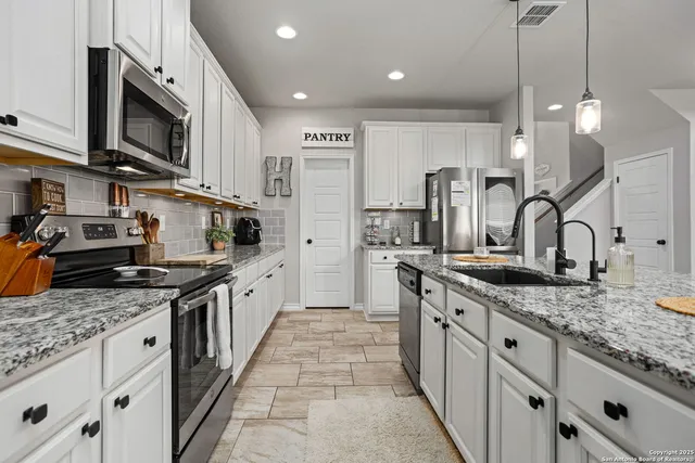 $393,500 | 417 Saddle Glen, Cibolo, TX 78108