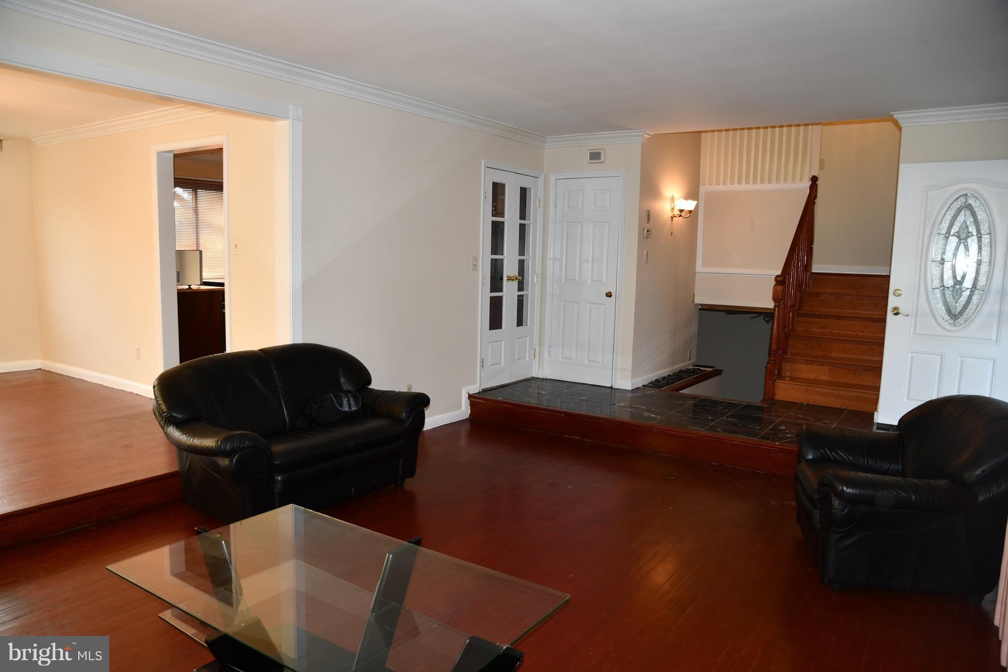1503 Dilston Road Silver Spring, MD 20903 - Photo 2 of 28 Living Room