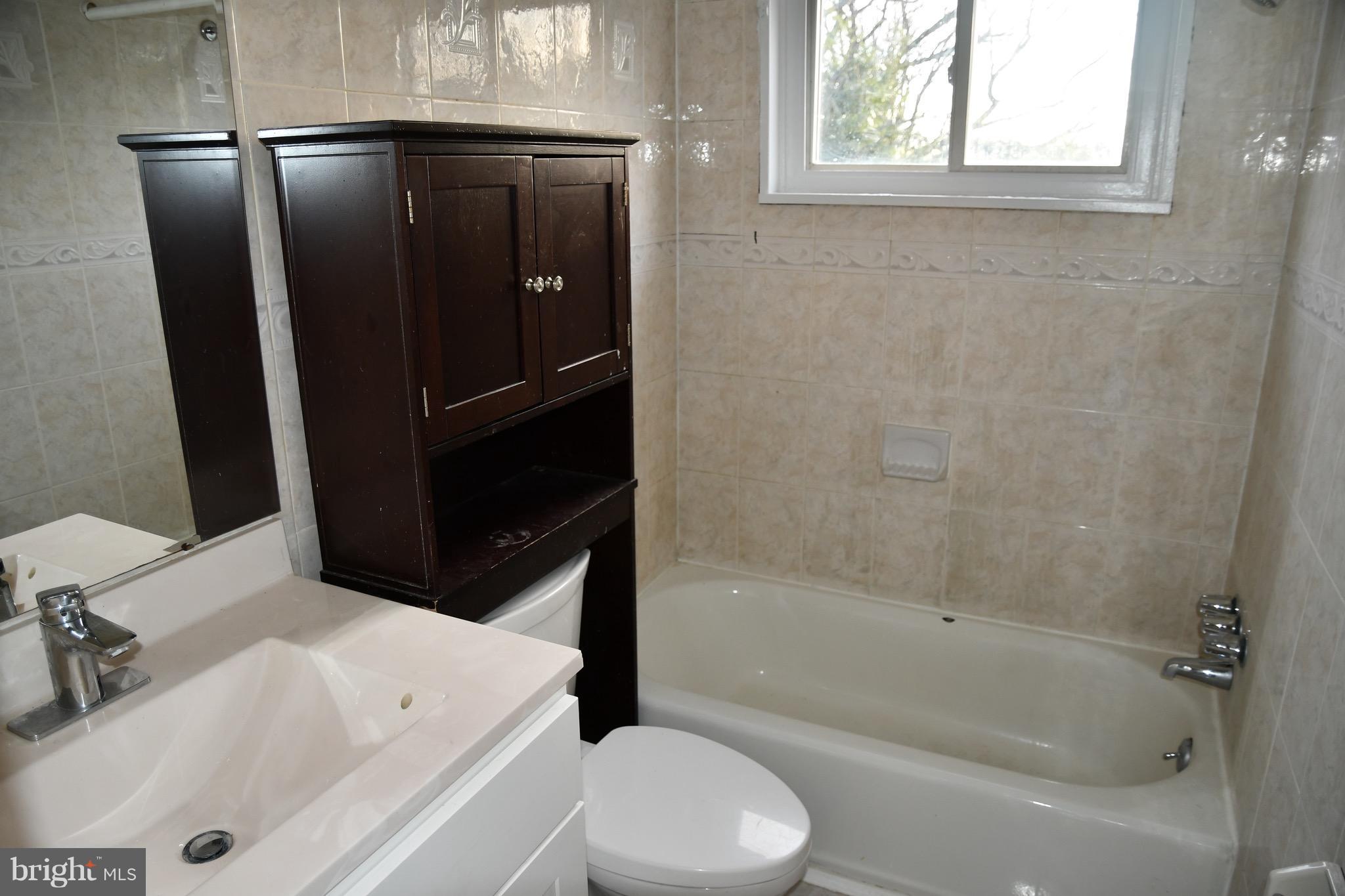 1503 Dilston Road Silver Spring, MD 20903 - Photo 9 of 28 Bath