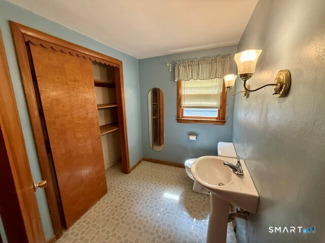 2269 Newfield Road Torrington, CT 06790 - Photo 25 of 36